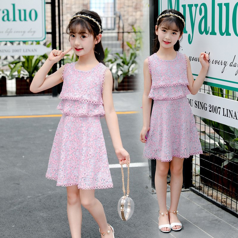 Girls' pink princess dress with lace details, perfect for summer elegance